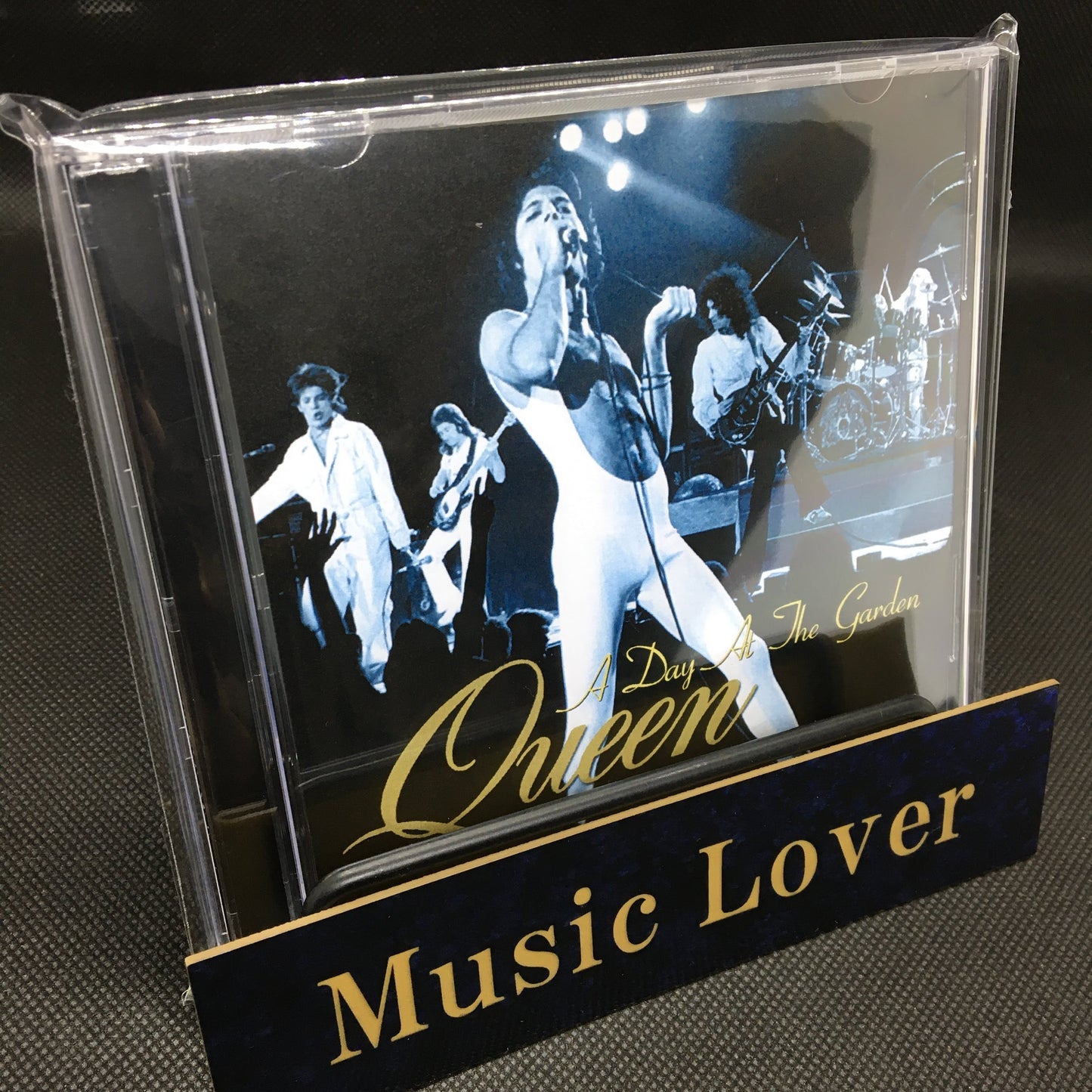 QUEEN / A DAY AT THE GARDEN MSG 1977 (2CDR)