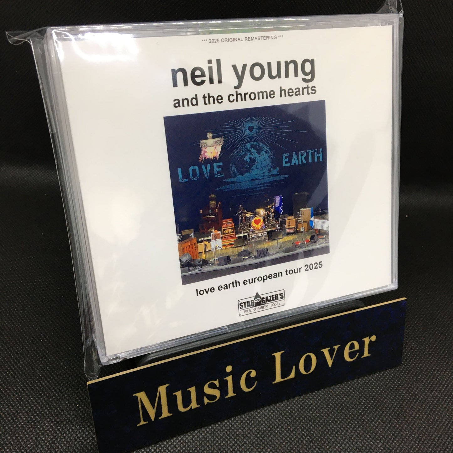 NEIL YOUNG AND THE CHROME HEARTS / LOVE EARTH EUROPEAN TOUR 2025 (3CDR)